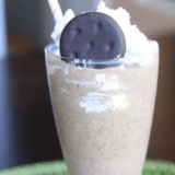 Girl Scout Thin Mints are the secret ingredient in this chocolatey minty frozen treat. Make this Thin Mint Milkshake with just 3 ingredients!